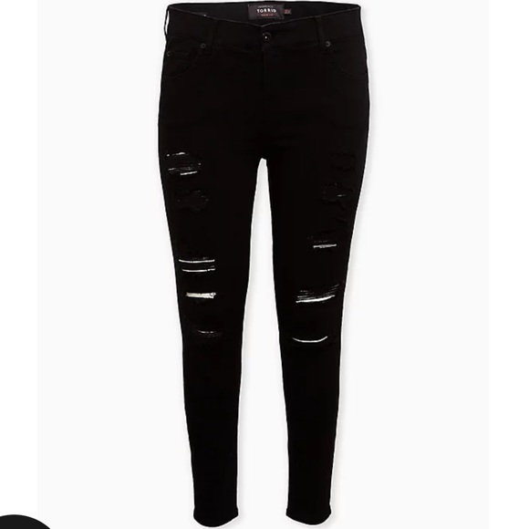 Bombshell Skinny Jeans in black stretchy material by Torrid. Brand new! - Picture 4 of 8